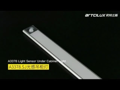 Onder het lichtpaneel van het kastje